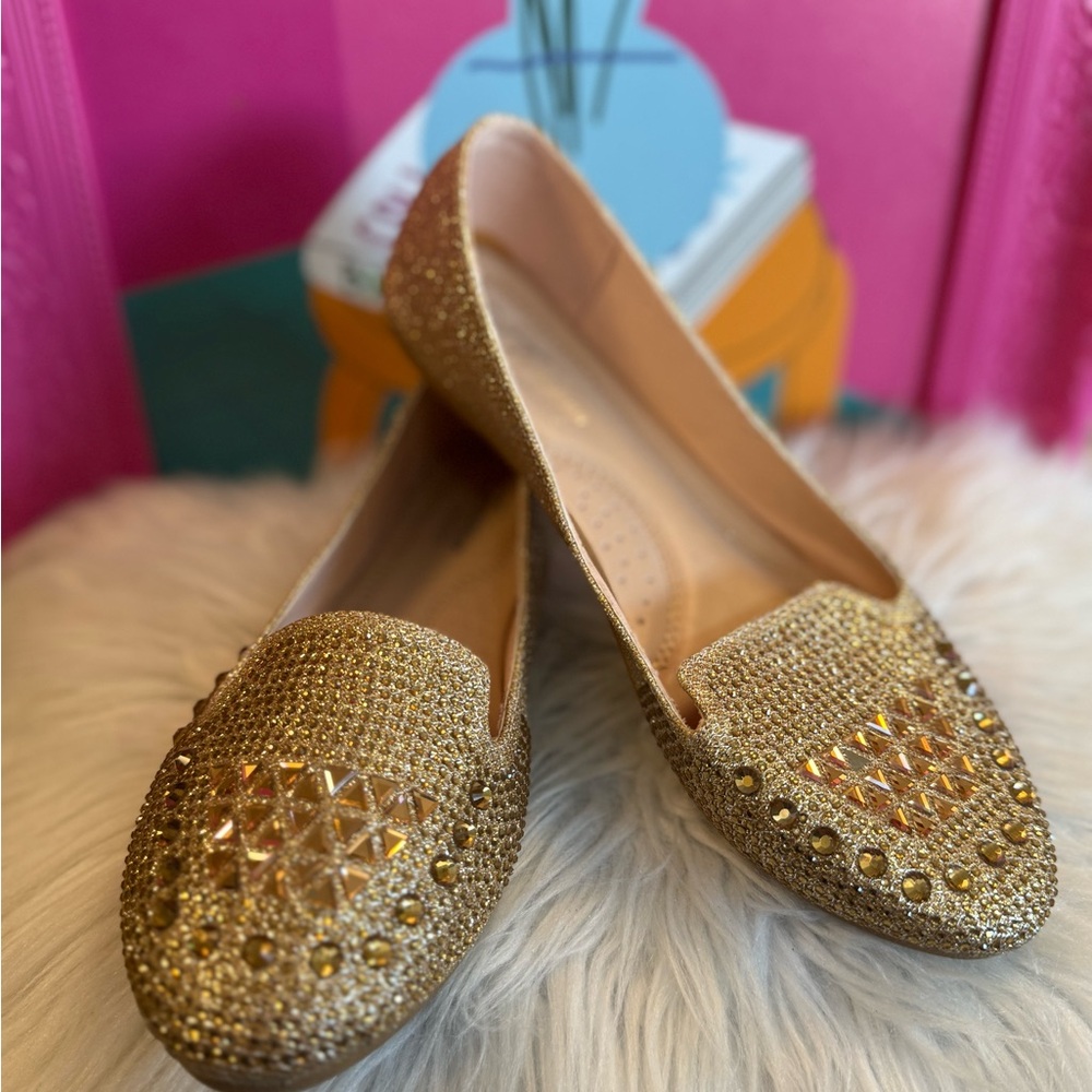 Elegant Gold Women's Loafers